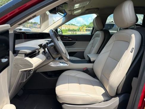 Used 2024 Lincoln Nautilus Premier AWD/4WD image 22