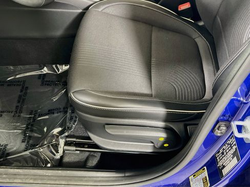 Used 2023 Hyundai Venue Limited w/ Cargo Package FWD image 19