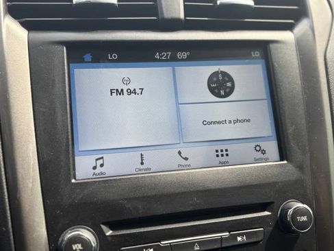 Used 2017 Ford Fusion SE w/ Equipment Group 201A FWD image 14