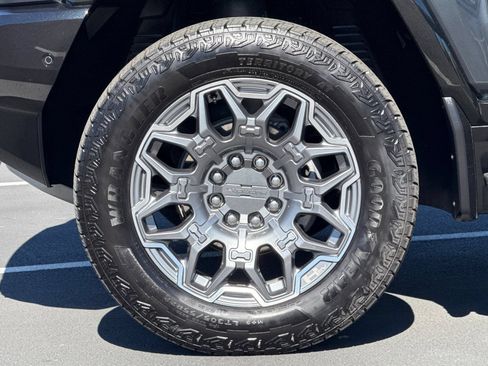 Used 2025 GMC Hummer EV 3X AWD/4WD image 15