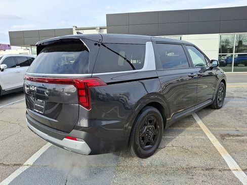 Used 2025 Kia Carnival image 7