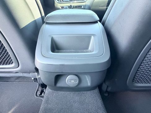 Used 2025 Volvo V60 B5 Cross Country Plus image 26