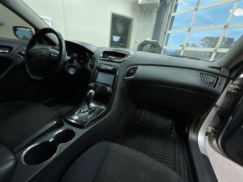 Used 2012 Hyundai Genesis 2.0T image 21