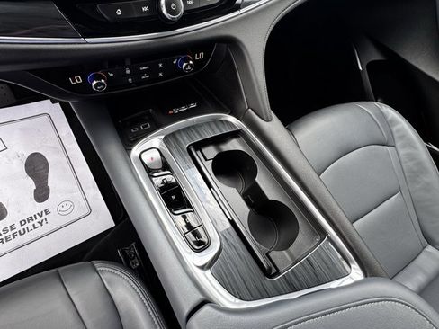 Used 2023 Buick Enclave Essence image 21
