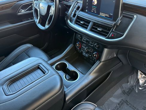 Used 2023 Chevrolet Suburban Premier image 17