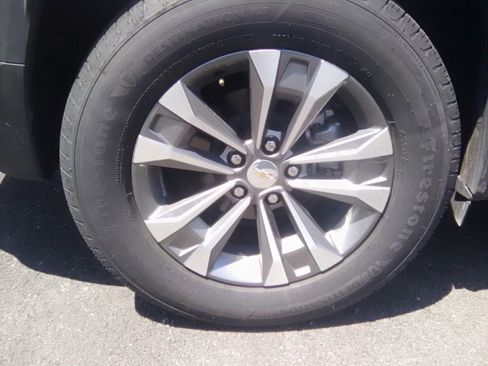 Used 2026 Chevrolet Equinox LT FWD image 3