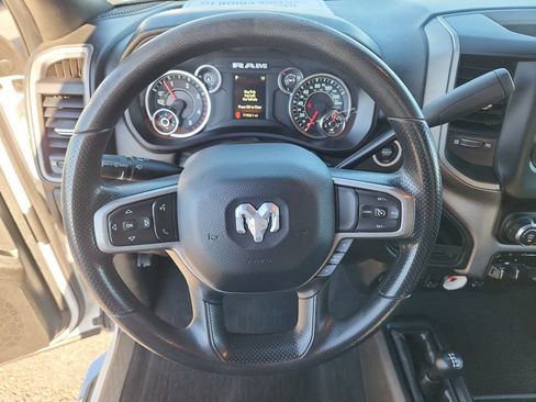 Used 2024 RAM 3500 Tradesman w/ Chrome Appearance Group AWD/4WD image 17