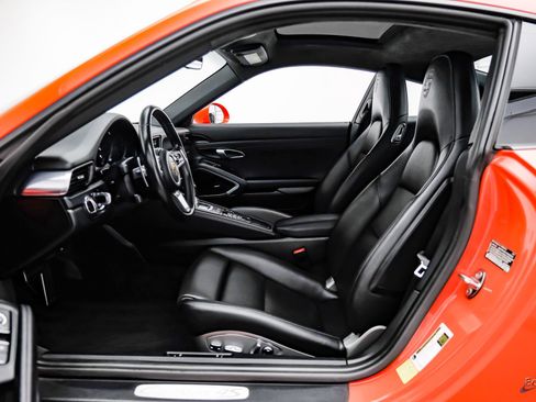 Used 2018 Porsche 911 Carrera 4S image 32