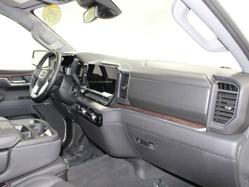 Used 2025 GMC Sierra 1500 SLT AWD/4WD image 28