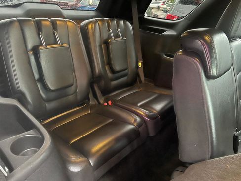 Used 2014 Ford Explorer XLT w/ Equipment Group 202A FWD image 17
