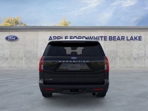 New 2025 Ford Expedition Active image 5