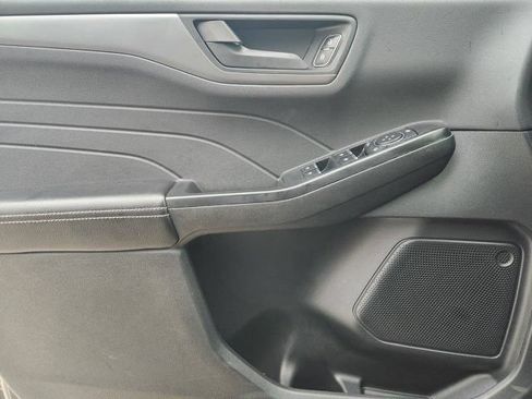 Certified 2025 Ford Escape Active AWD/4WD image 19