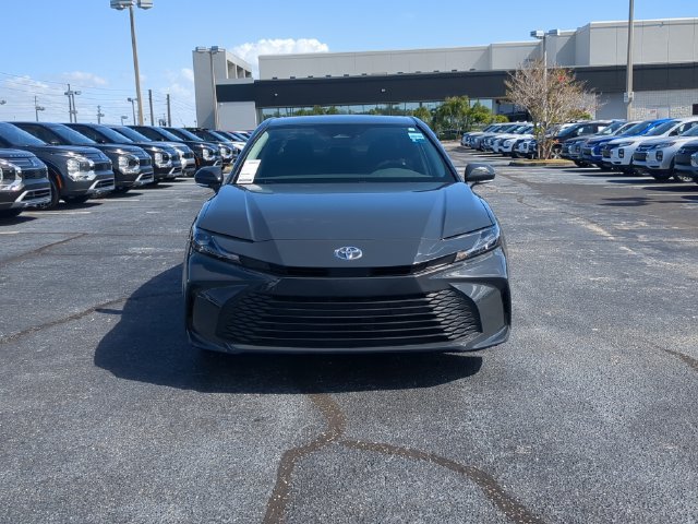Used 2026 Toyota Camry LE FWD image 3