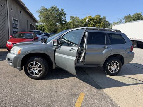 Used 2008 Mitsubishi Endeavor SE AWD/4WD image 30