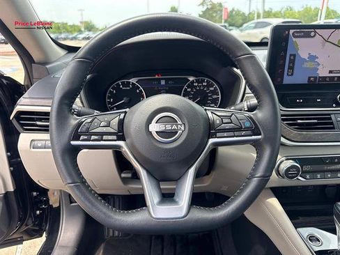 Used 2025 Nissan Altima 2.5 SL AWD/4WD image 21