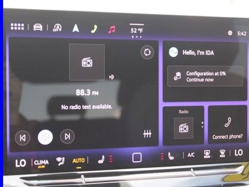 Used 2025 Volkswagen Tiguan SE w/ Panoramic Sunroof Package image 38