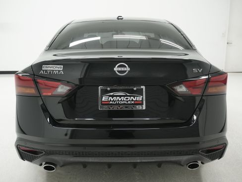 Used 2024 Nissan Altima 2.5 SV w/ SV Premium Package FWD image 5