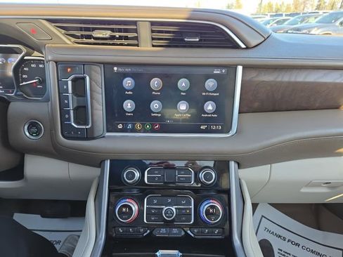 Used 2021 GMC Yukon XL Denali w/ Denali Premium Package image 23