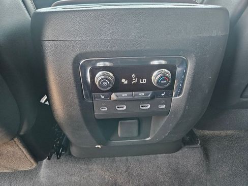 Used 2023 GMC Yukon Denali Ultimate AWD/4WD image 18