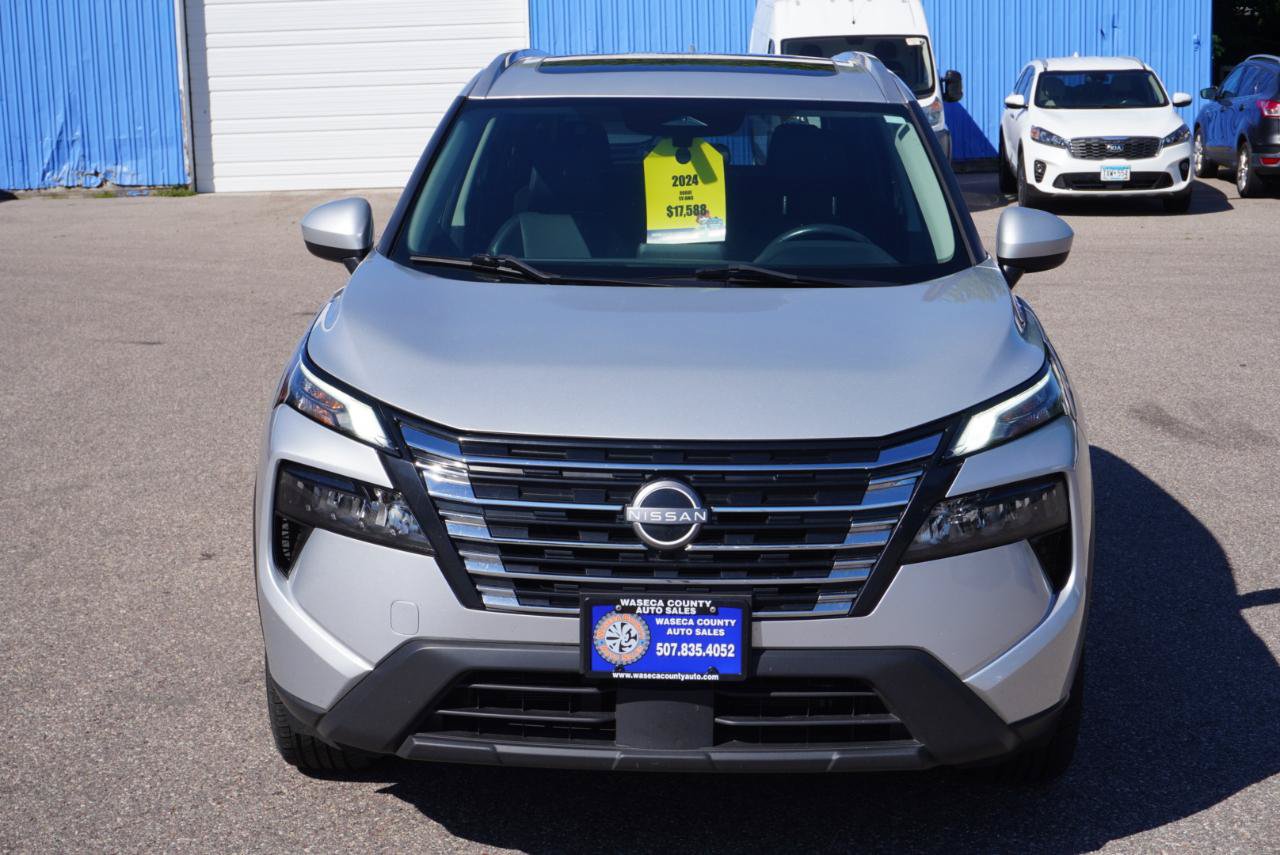 Used 2024 Nissan Rogue SV w/ SV Premium Package AWD/4WD image 8