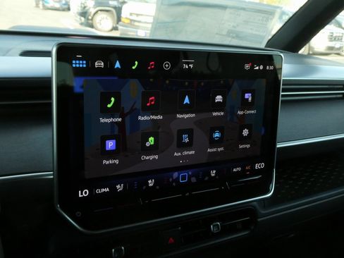 New 2025 Volkswagen ID. Buzz Pro S image 6