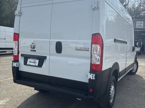 Used 2025 RAM ProMaster 2500 w/ Convenience Group image 7
