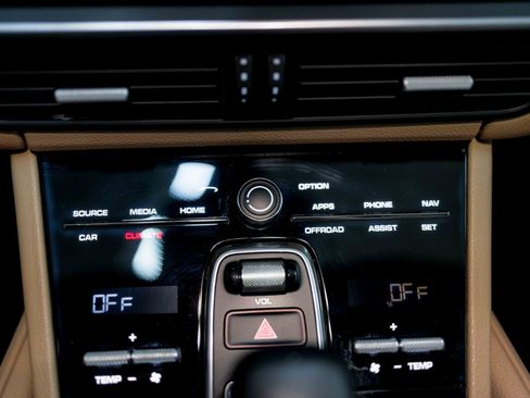 Used 2019 Porsche Cayenne image 75