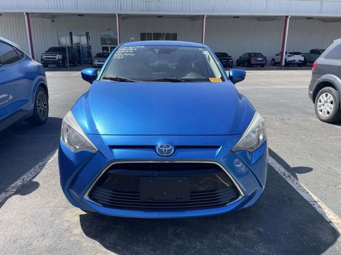 Used 2017 Toyota Yaris iA image 2