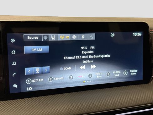 Used 2025 Nissan Kicks SR AWD/4WD image 21
