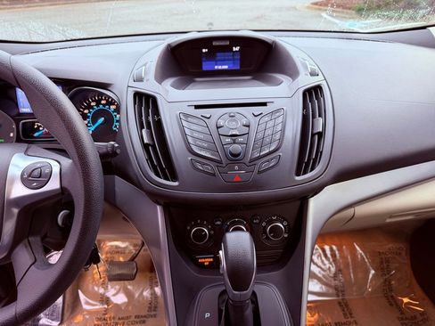 Used 2015 Ford Escape SE image 23