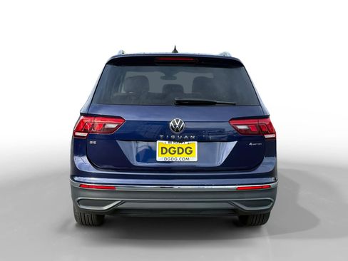 Certified 2022 Volkswagen Tiguan SE image 4