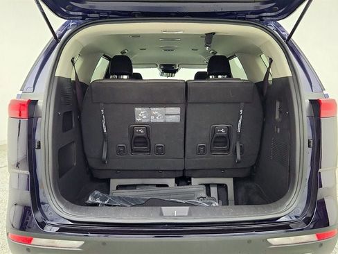 Used 2024 Kia Carnival LX FWD image 22