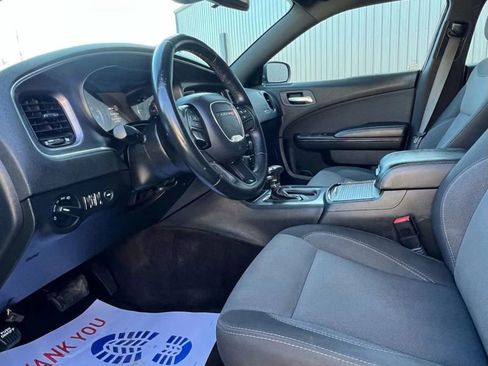 Used 2017 Dodge Charger SE w/ Blacktop Package image 9