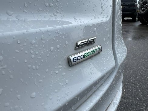 Used 2019 Ford Fusion SE w/ Equipment Group 151A FWD image 10