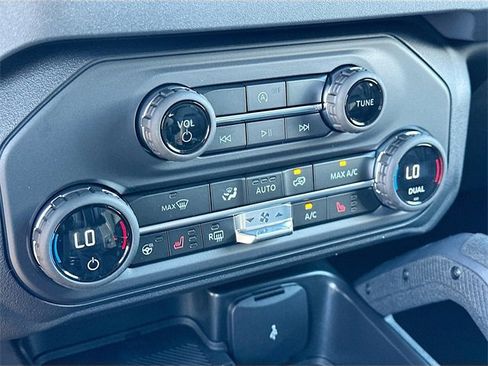 New 2025 Ford Bronco Outer Banks w/ Sasquatch Package image 11