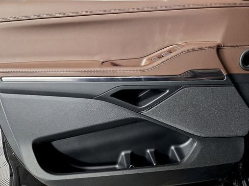 New 2025 Lincoln Navigator L Reserve AWD/4WD image 12