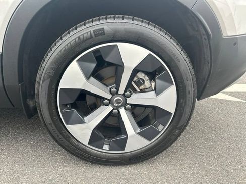 Certified 2025 Volvo XC40 B5 Plus AWD/4WD image 9