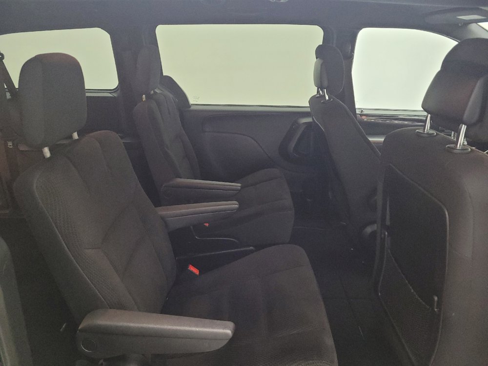 Used 2018 Dodge Grand Caravan SE FWD image 19