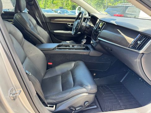 Used 2020 Volvo V90 T6 Cross Country AWD/4WD image 11
