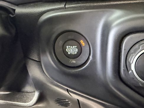 Used 2023 Jeep Gladiator Willys image 26