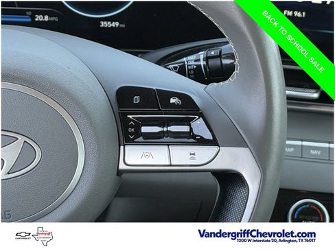 Used 2025 Hyundai Elantra SEL FWD image 12