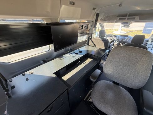 Used 2019 Ford Transit 150 XLT RWD image 10