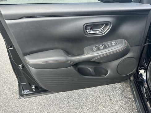 Used 2024 Honda HR-V Sport image 12