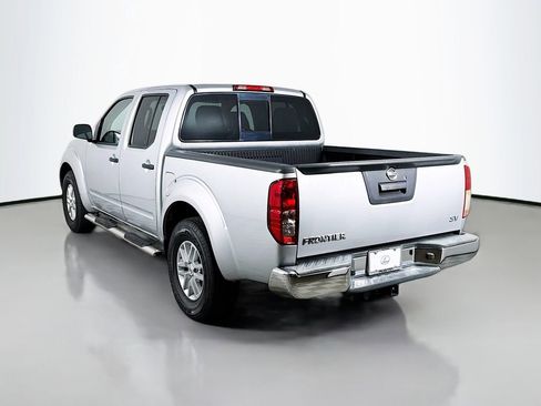 Used 2019 Nissan Frontier SV image 7