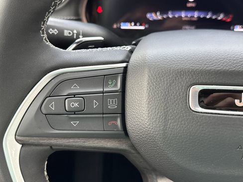 Used 2025 Jeep Grand Cherokee L Limited w/ Trailer Tow Package image 14