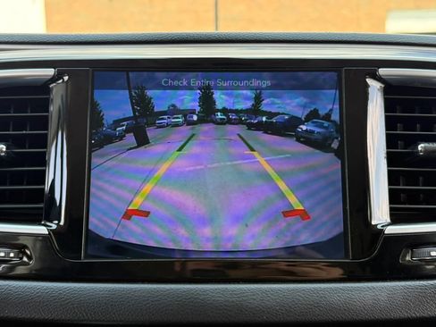 Used 2017 Chrysler Pacifica Touring-L Plus FWD image 41