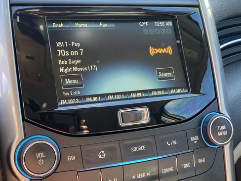 Used 2015 Chevrolet Malibu LT image 16