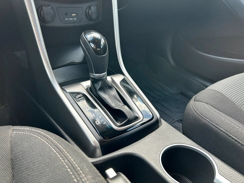 Used 2017 Hyundai Elantra GT FWD image 23