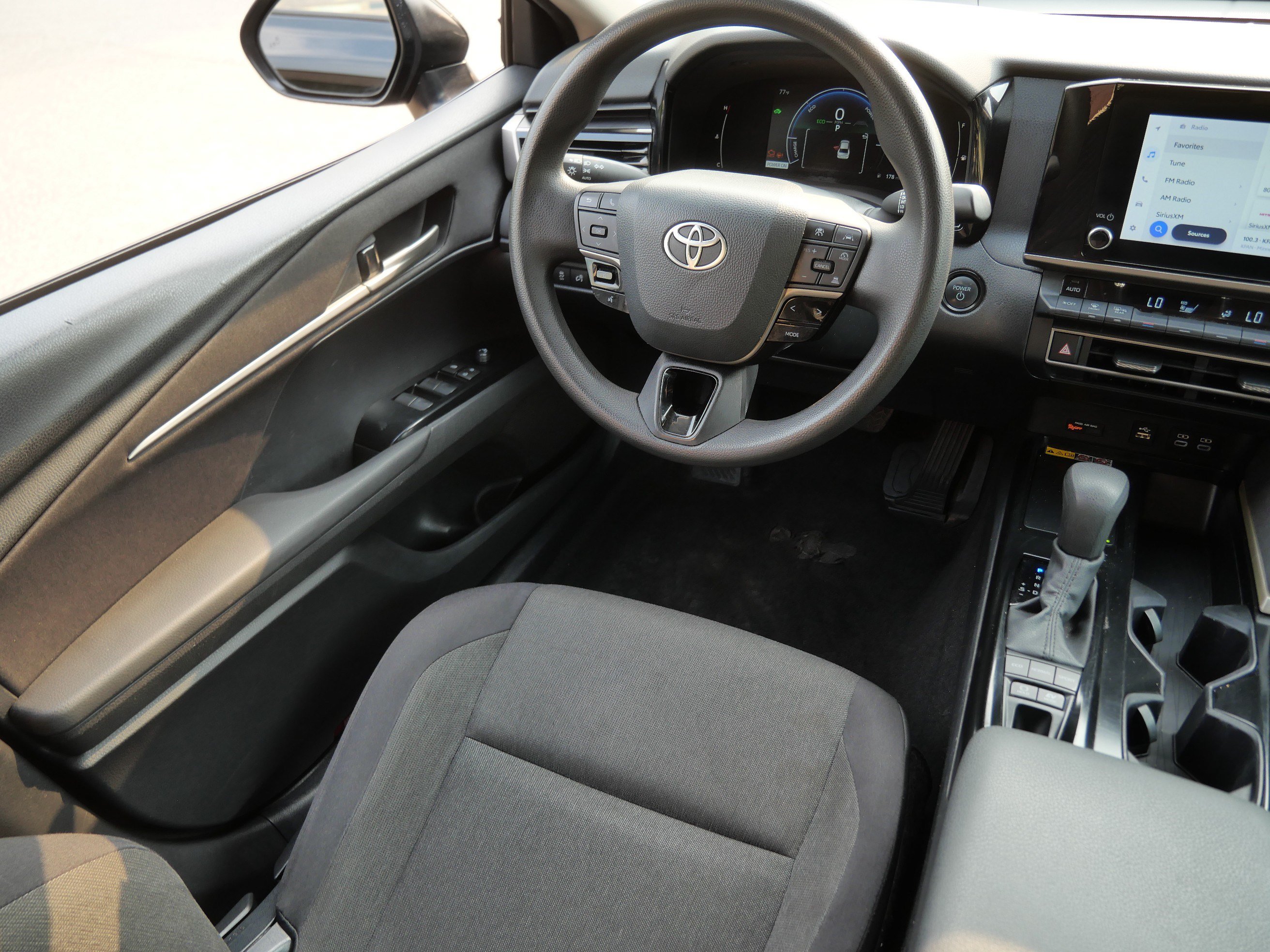 Certified 2025 Toyota Camry LE FWD image 9
