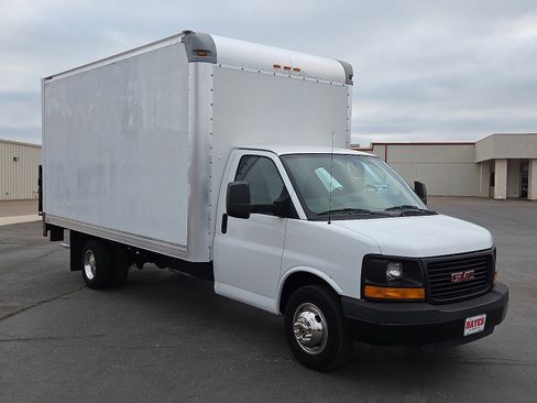 Used 2014 GMC Savana 3500 image 5
